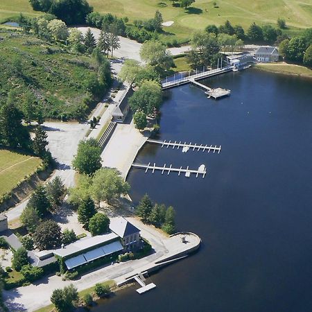 Logis Hotel Du Lac Neuvic  エクステリア 写真