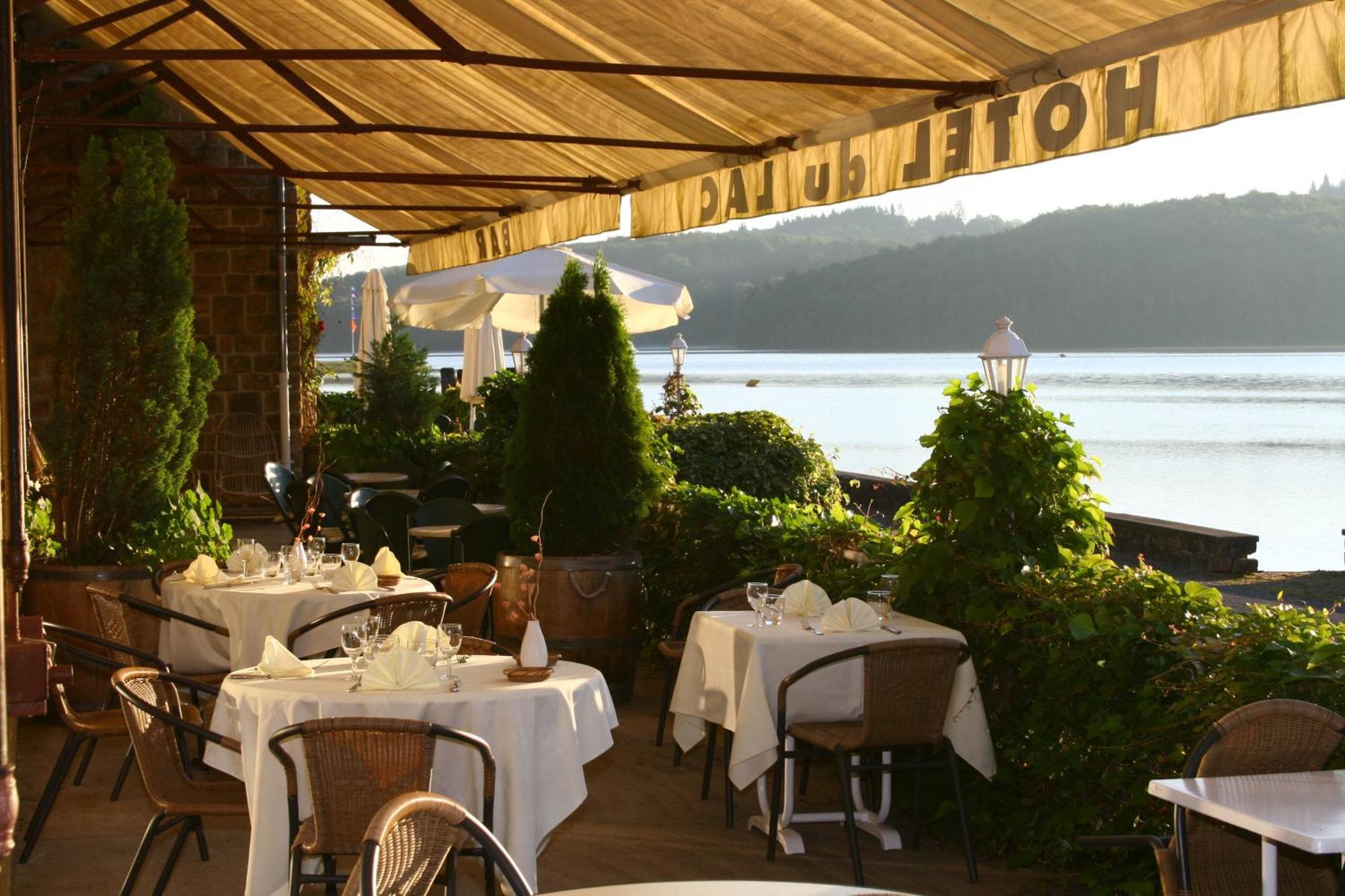 Logis Hotel Du Lac Neuvic  エクステリア 写真