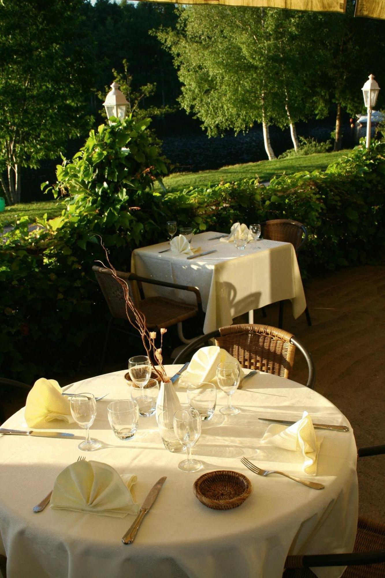 Logis Hotel Du Lac Neuvic  エクステリア 写真