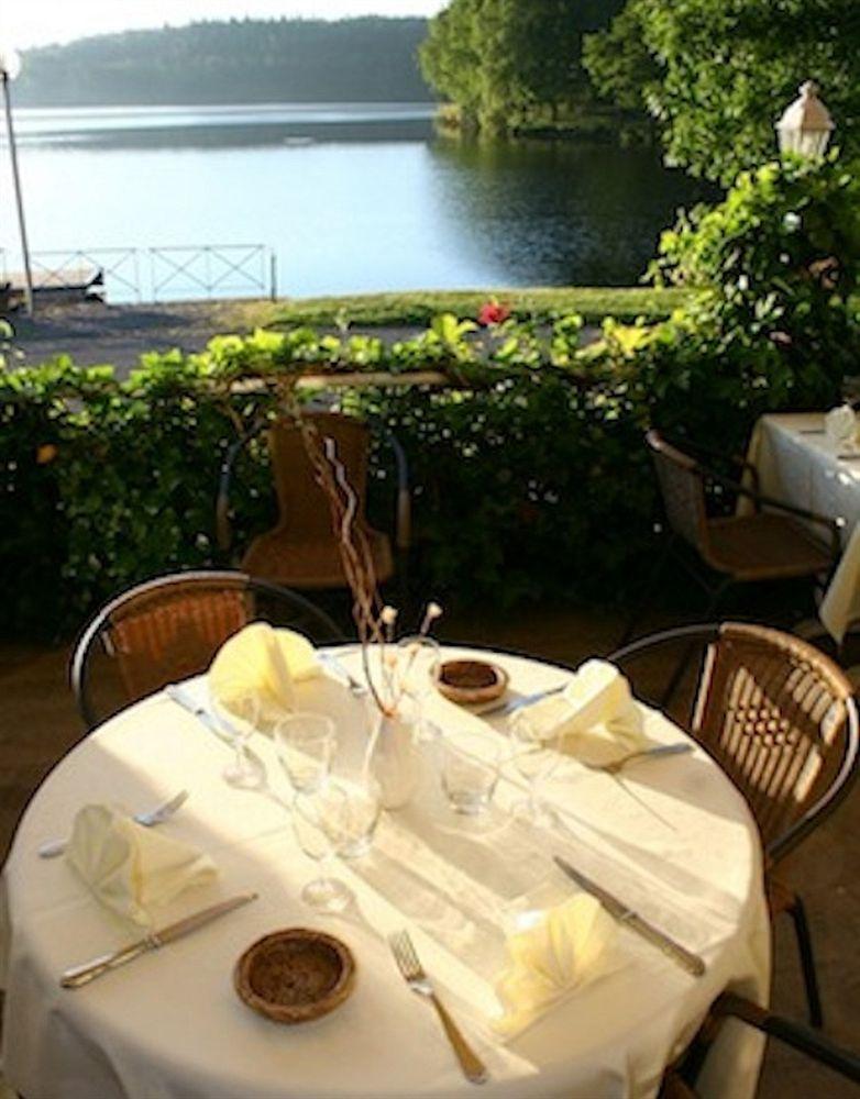 Logis Hotel Du Lac Neuvic  エクステリア 写真