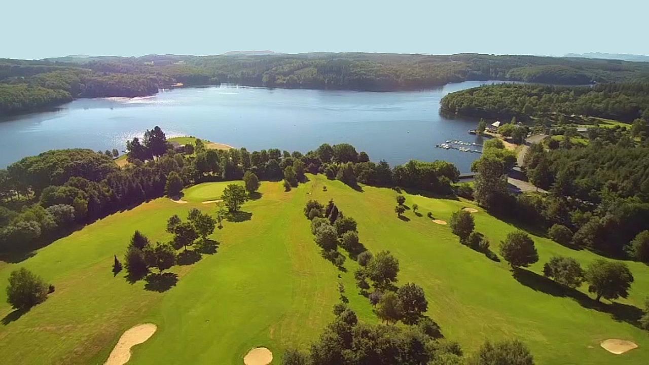 Logis Hotel Du Lac Neuvic  エクステリア 写真