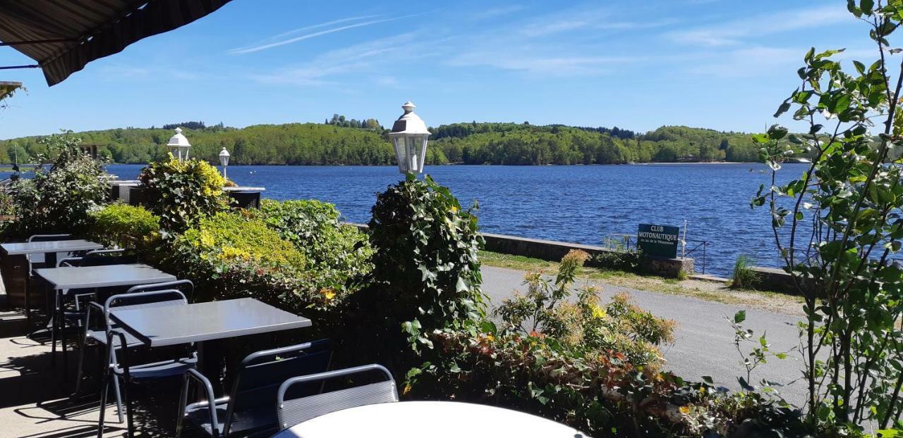 Logis Hotel Du Lac Neuvic  エクステリア 写真