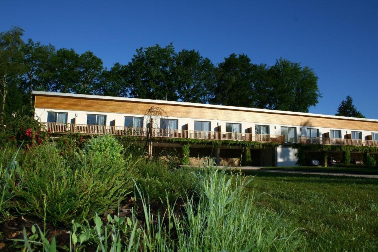 Logis Hotel Du Lac Neuvic  部屋 写真